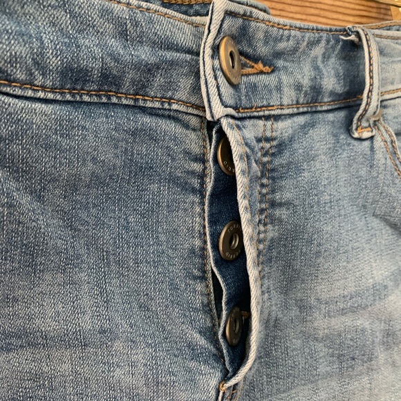 TORRID HIGH RISE DENIM SHORT CUT OFF JEAN SHORTS - Picture 5 of 7